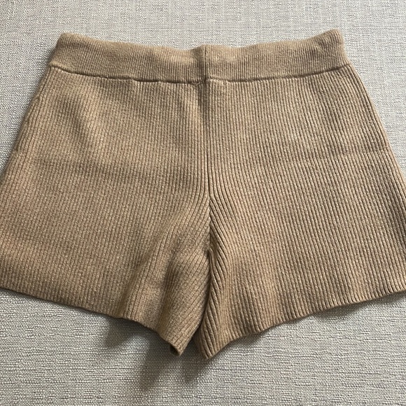 Abercrombie & Fitch Ribbed Lounge Shorts Light Brown - Picture 2 of 6